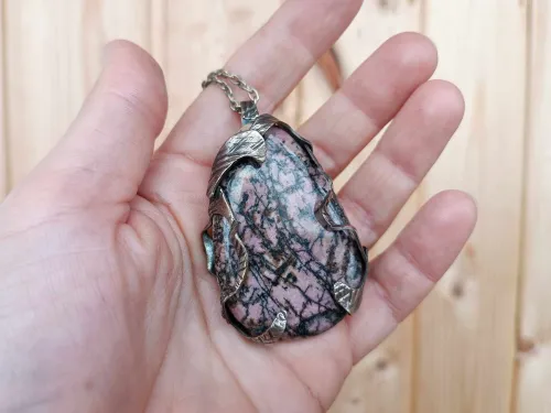 Melchior necklace - the luxury of rhodonite