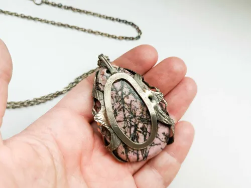 Melchior necklace - the luxury of rhodonite