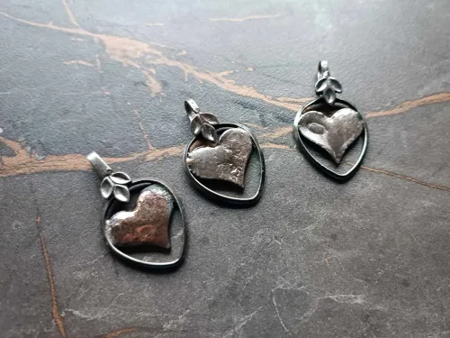Bronze heart (engraved)