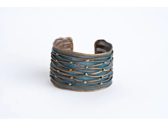 Bronze bracelet - soft blue