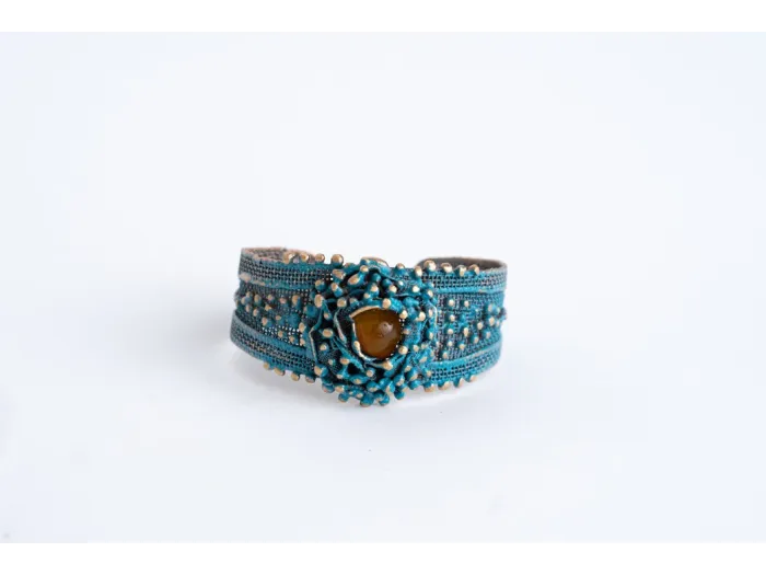 Bronze bracelet with amber no 1