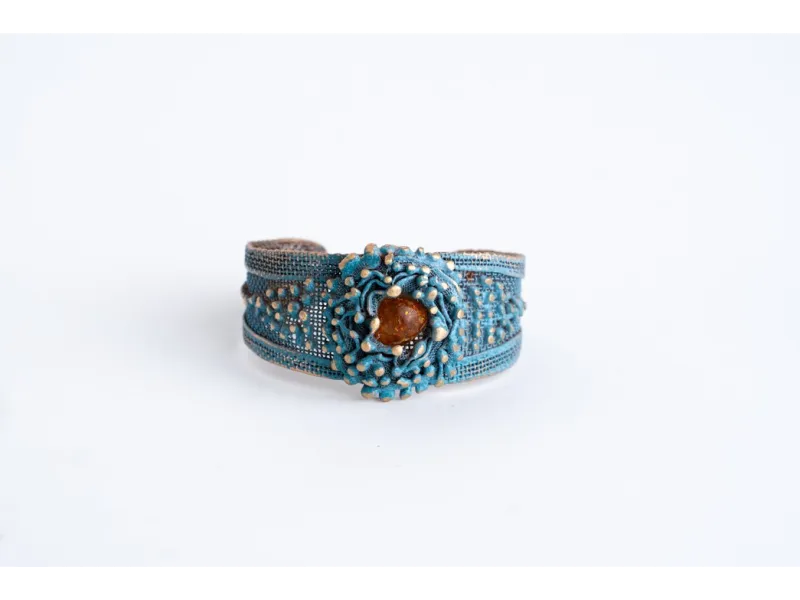 Bronze bracelet with amber no 3