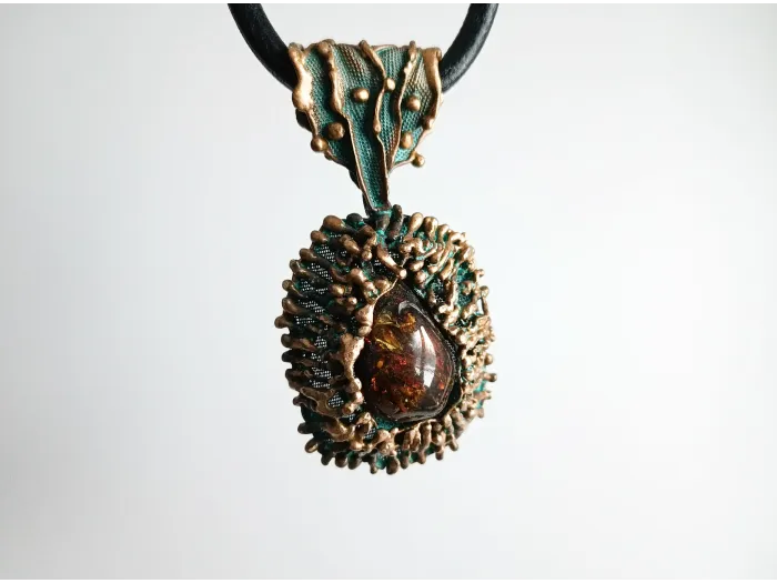 Masyvus vintage bronzos ir Lietuviško aukso amuletas Nr. 4