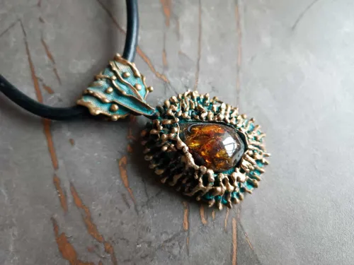 Masyvus vintage bronzos ir Lietuviško aukso amuletas Nr. 4