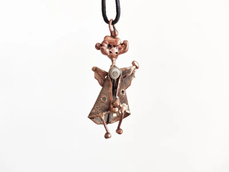 Bronze necklace - curly haired