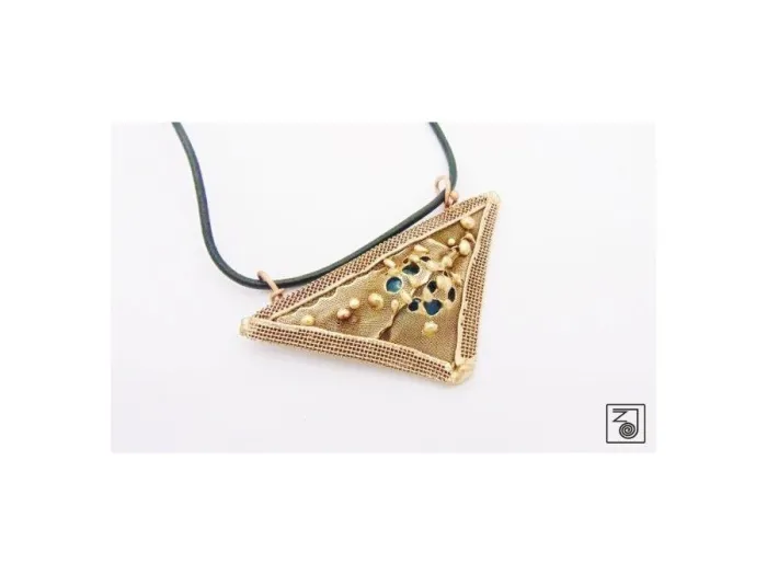Bronze necklace - blue-eyed bronze