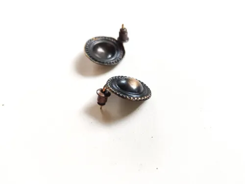 Snap-on vintage eyes