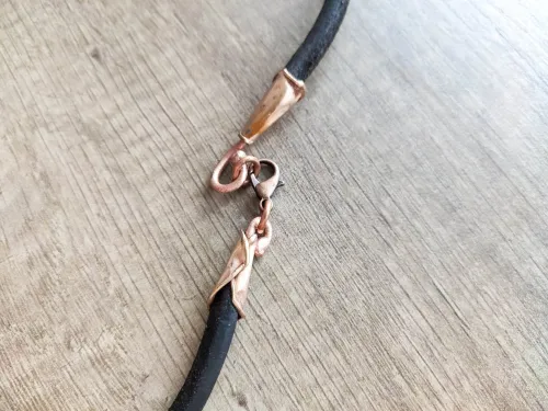 Sodalite splendor in bronze