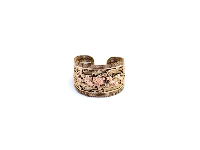 Bronze pointer