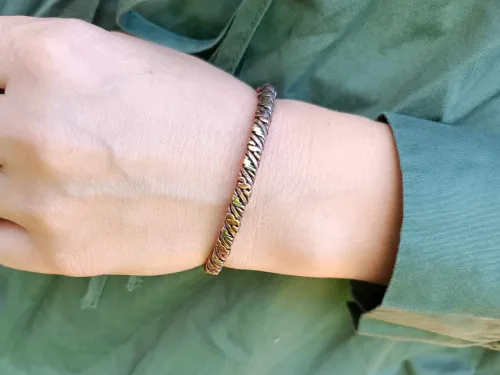 Braided copper bracelet with brass thread (wider)