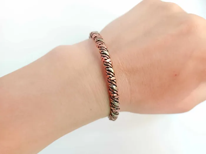 Braided copper bracelet with brass thread (wider)