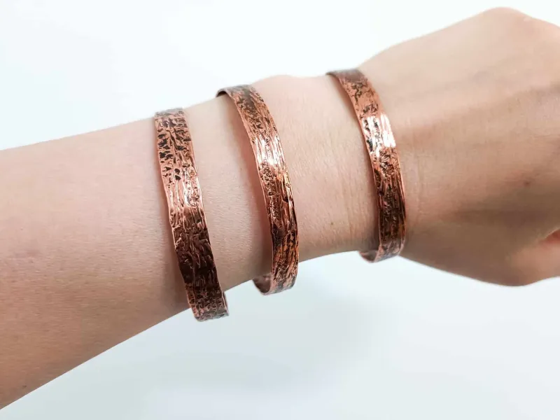 Copper bracelet with an abstract pattern