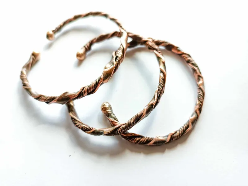 The widest braided design is 0.5 cm