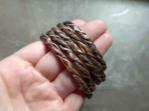 Rankų darbo gryno vario apyrankė 4