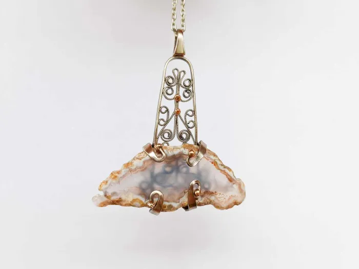 Bronze necklace - the luxury of cream agate