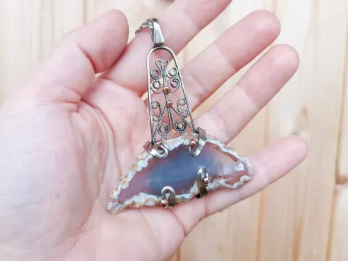 Bronze necklace - the luxury of cream agate